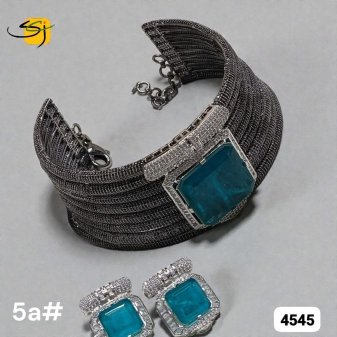 Noir Couture Choker Set – 4545