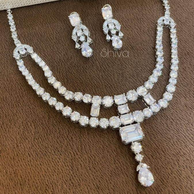 Aurora Luxe Korean Stone Necklace Set