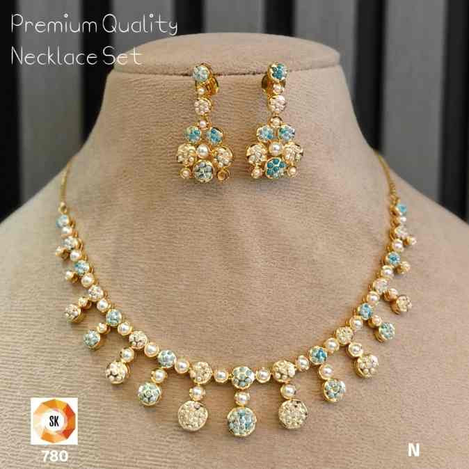 Elira Aqua Pearl Necklace Set