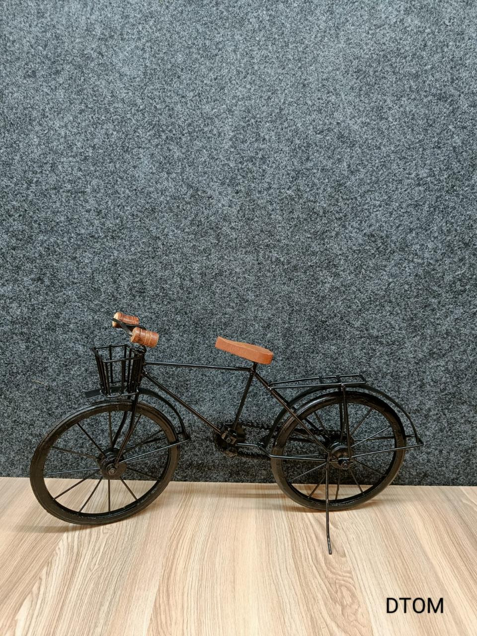 Handcrafted Metal Bicycle Décor Showpiece
